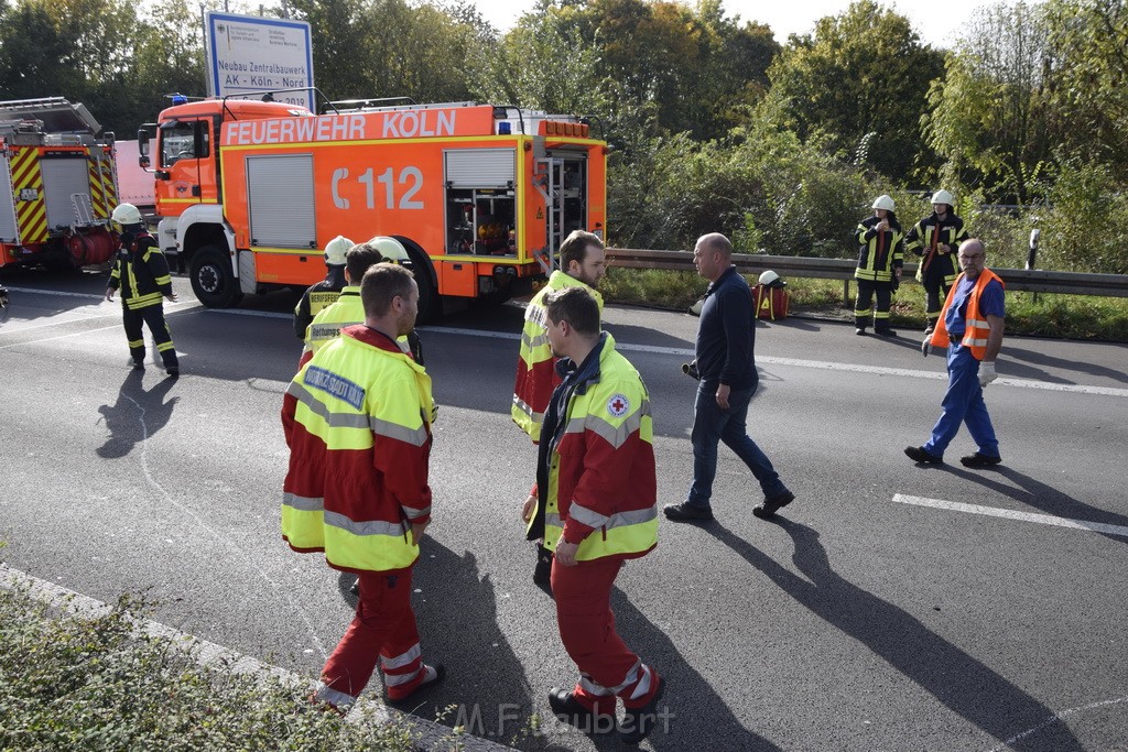 Schwerer VU PKlemm A 57 Rich Innenstadt Hoehe Koeln Chorweiler P231.JPG - Miklos Laubert